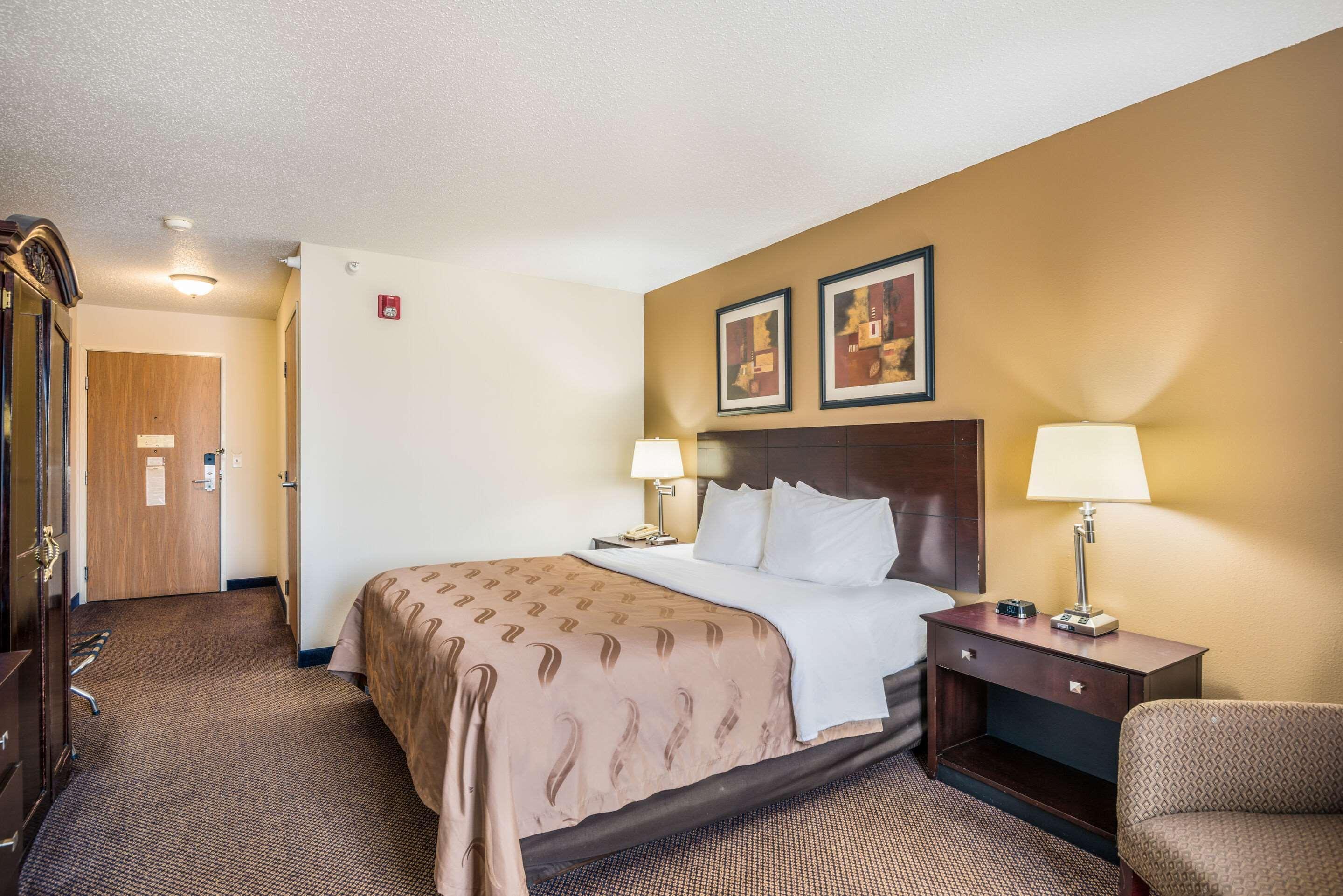 Quality Inn & Suites Eldridge Davenport North Exterior photo
