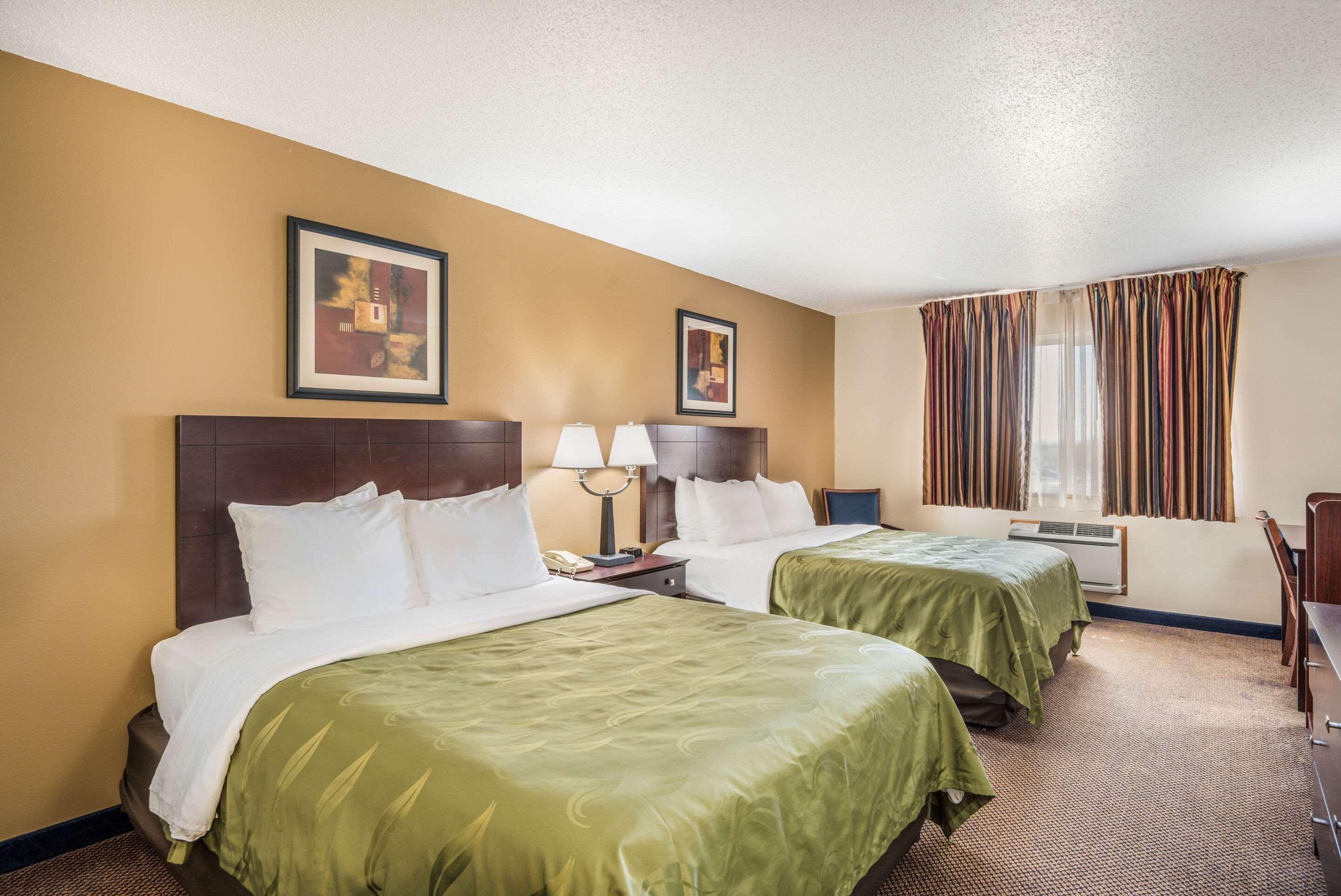 Quality Inn & Suites Eldridge Davenport North Exterior photo