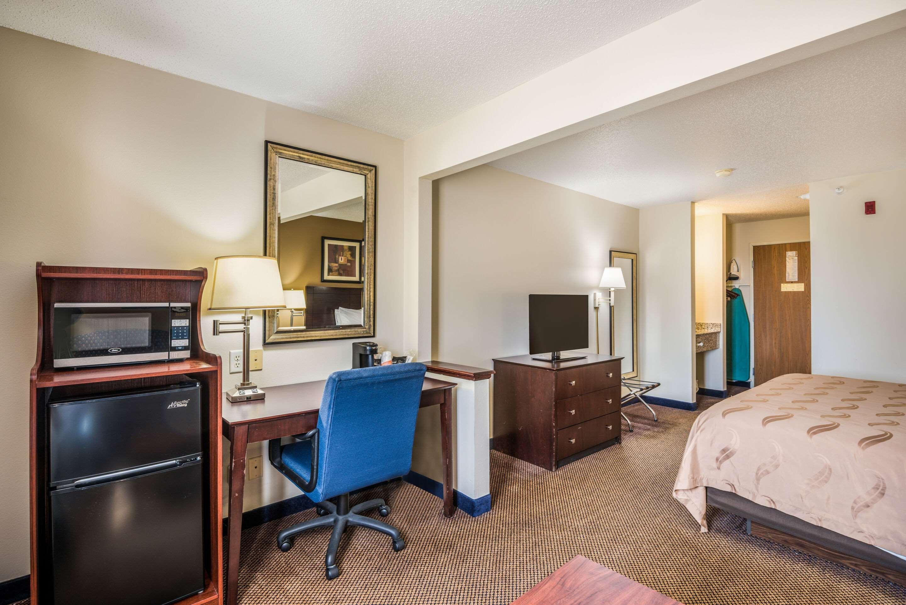 Quality Inn & Suites Eldridge Davenport North Exterior photo