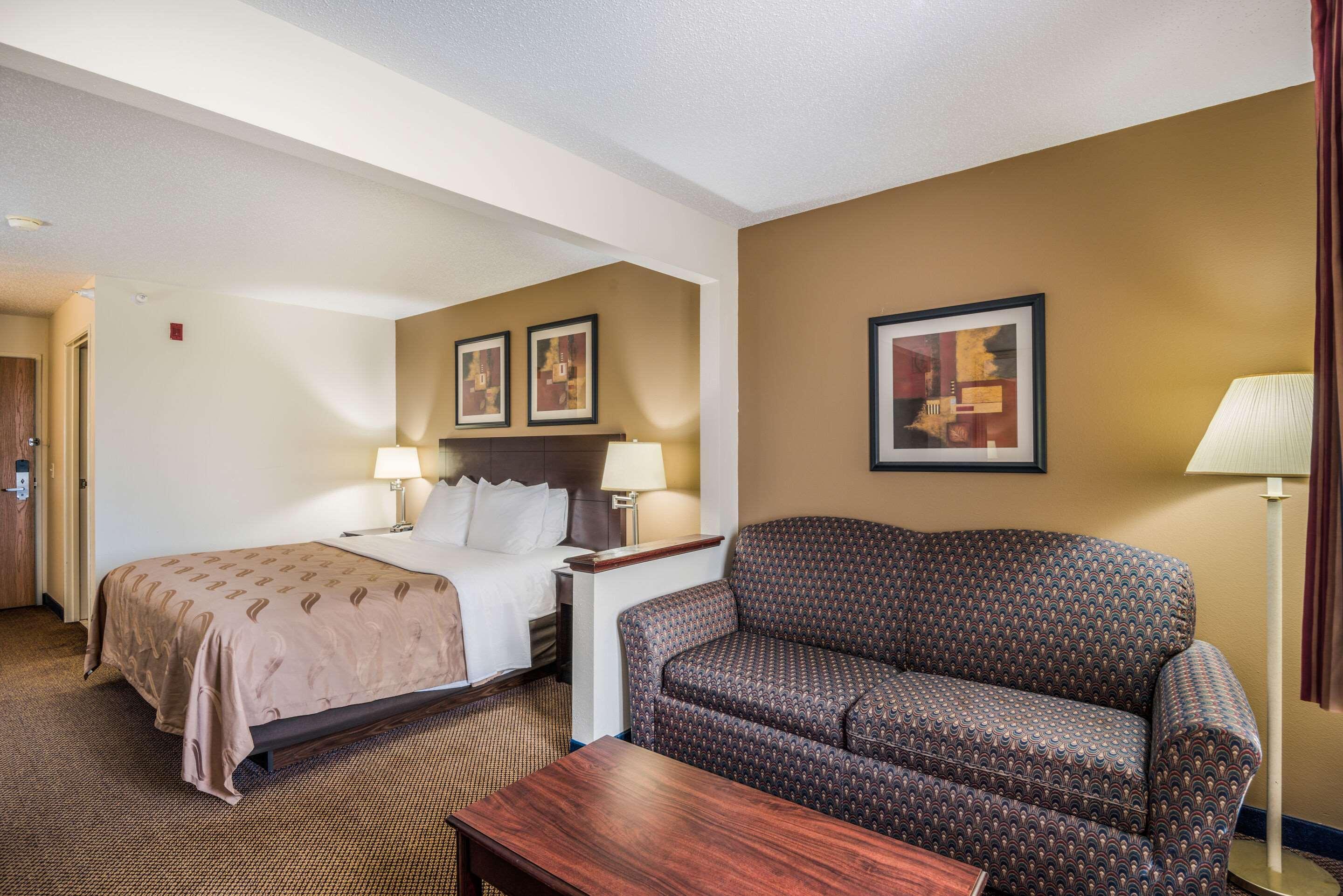 Quality Inn & Suites Eldridge Davenport North Exterior photo