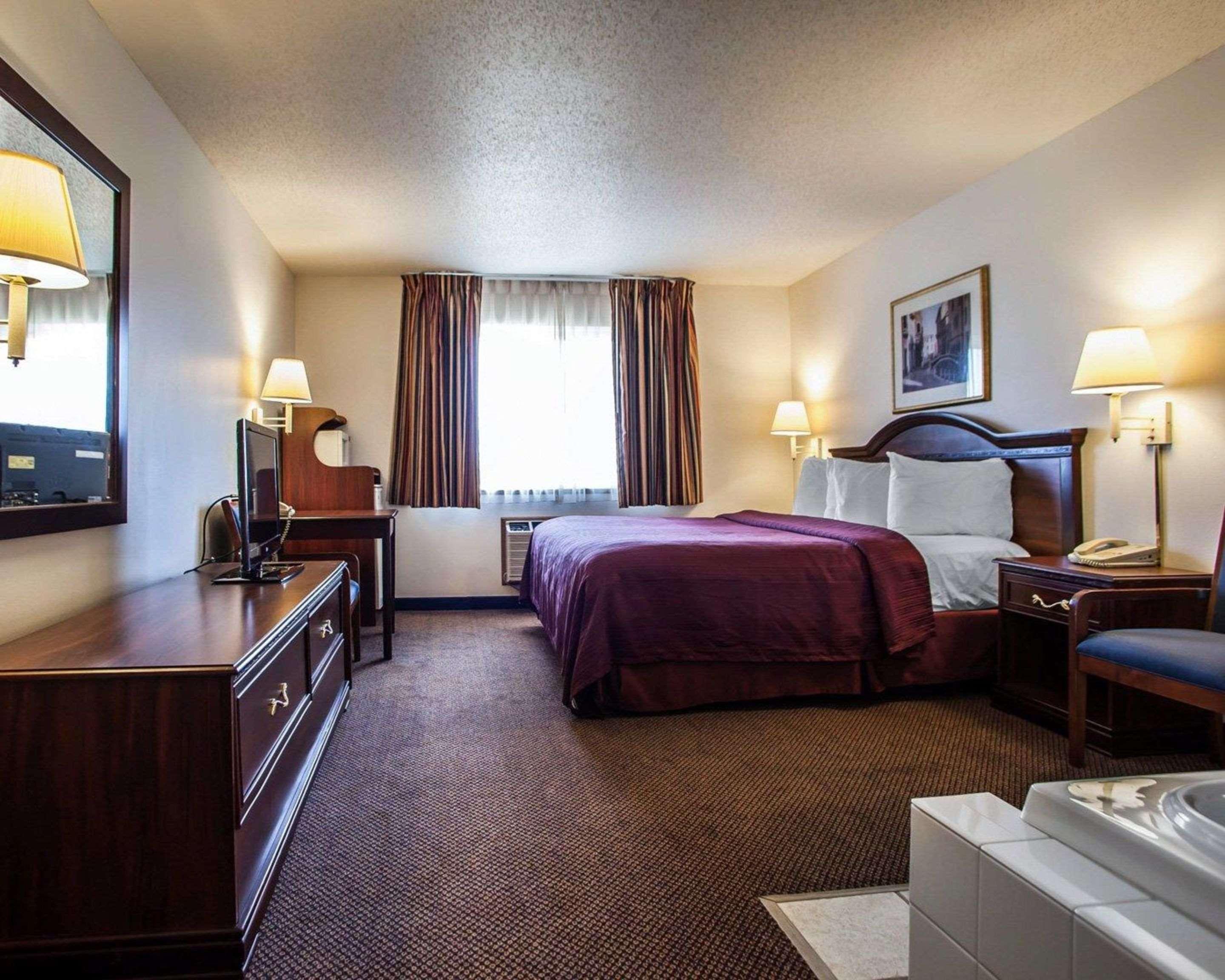 Quality Inn & Suites Eldridge Davenport North Exterior photo