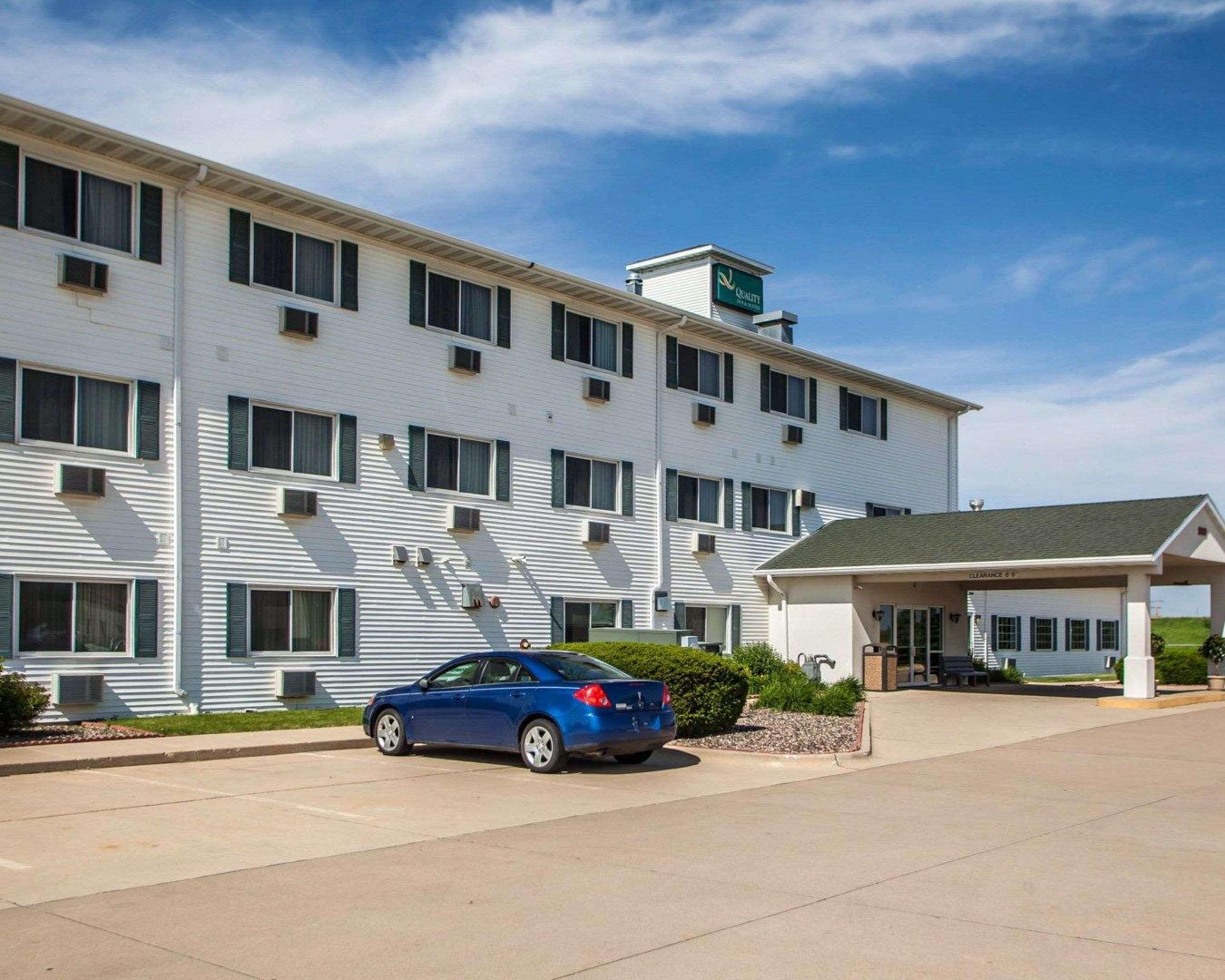 Quality Inn & Suites Eldridge Davenport North Exterior photo