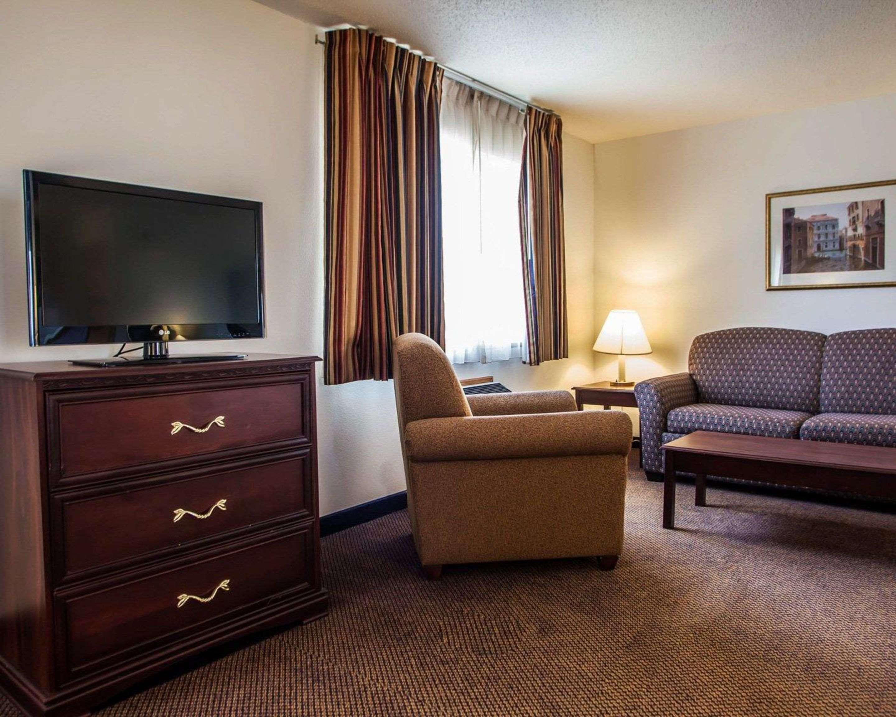 Quality Inn & Suites Eldridge Davenport North Exterior photo