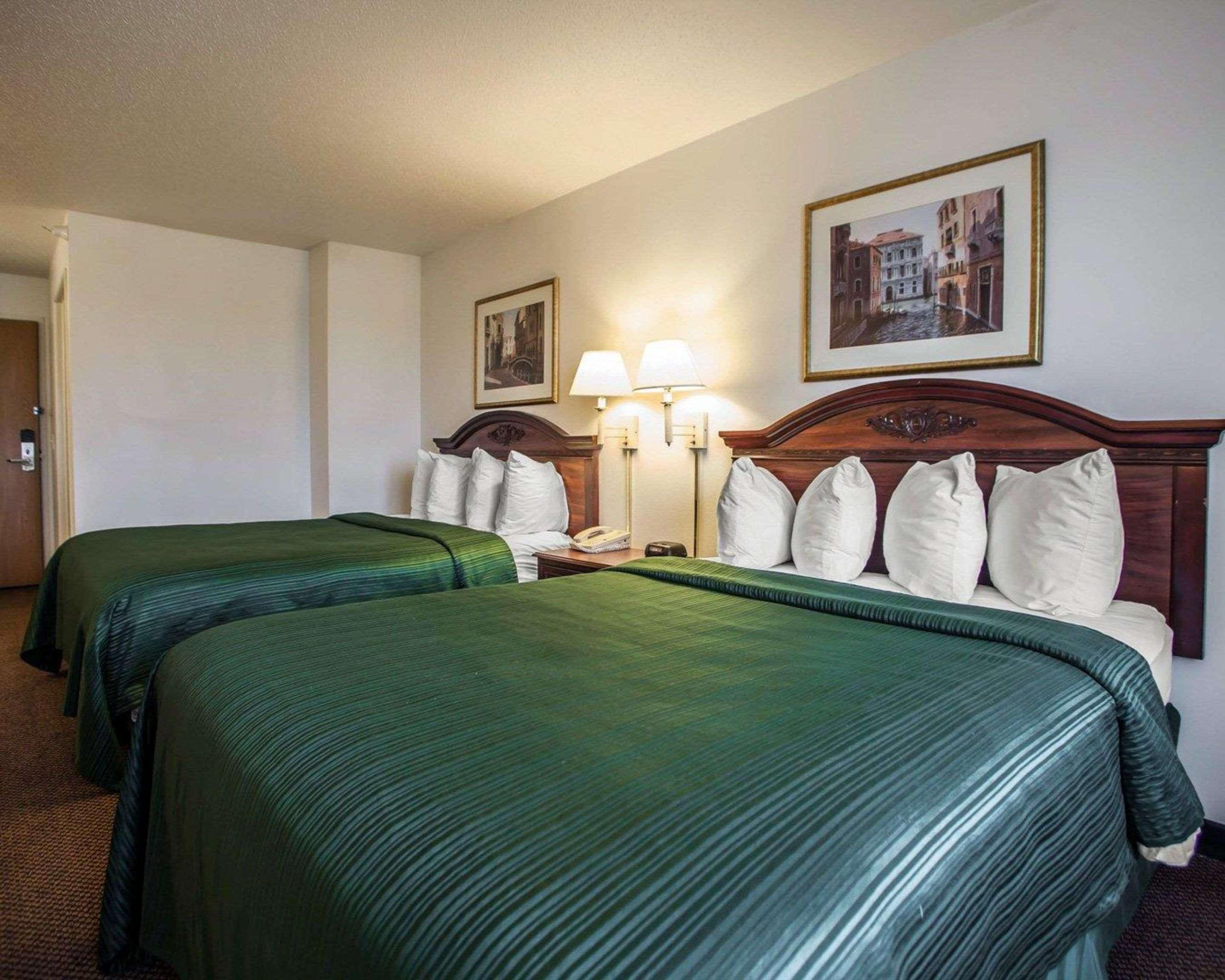 Quality Inn & Suites Eldridge Davenport North Exterior photo