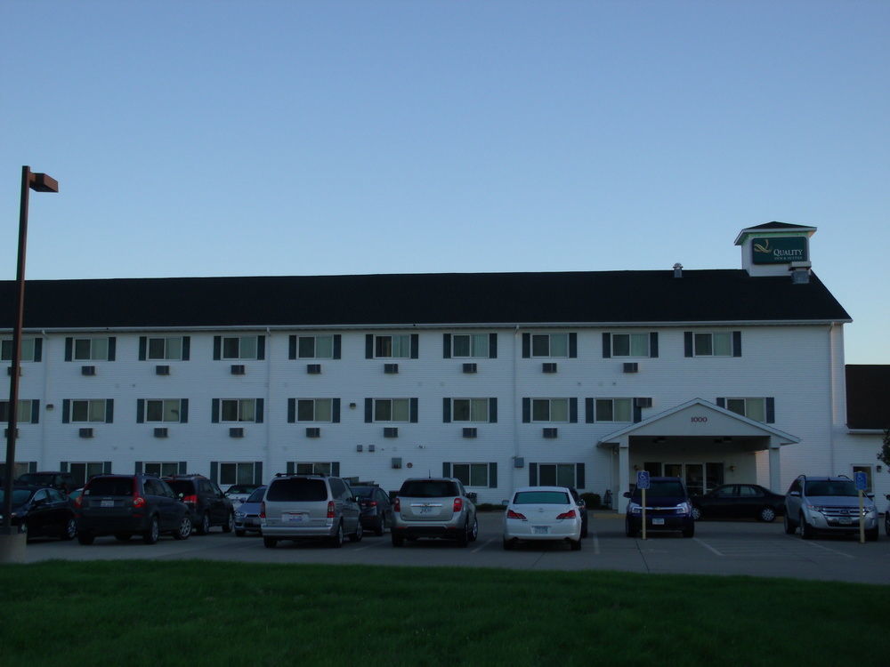Quality Inn & Suites Eldridge Davenport North Exterior photo